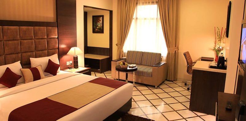 Hotel Florence New Delhi Ngoại thất bức ảnh