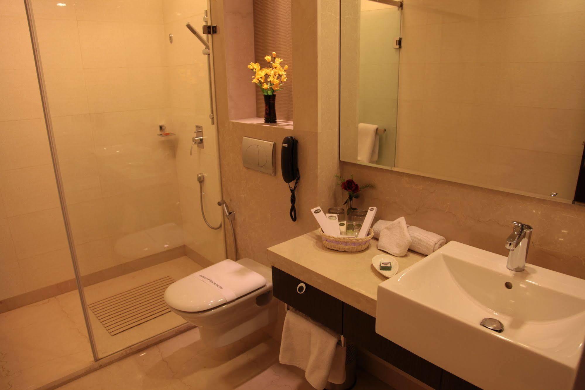 Hotel Florence New Delhi Ngoại thất bức ảnh