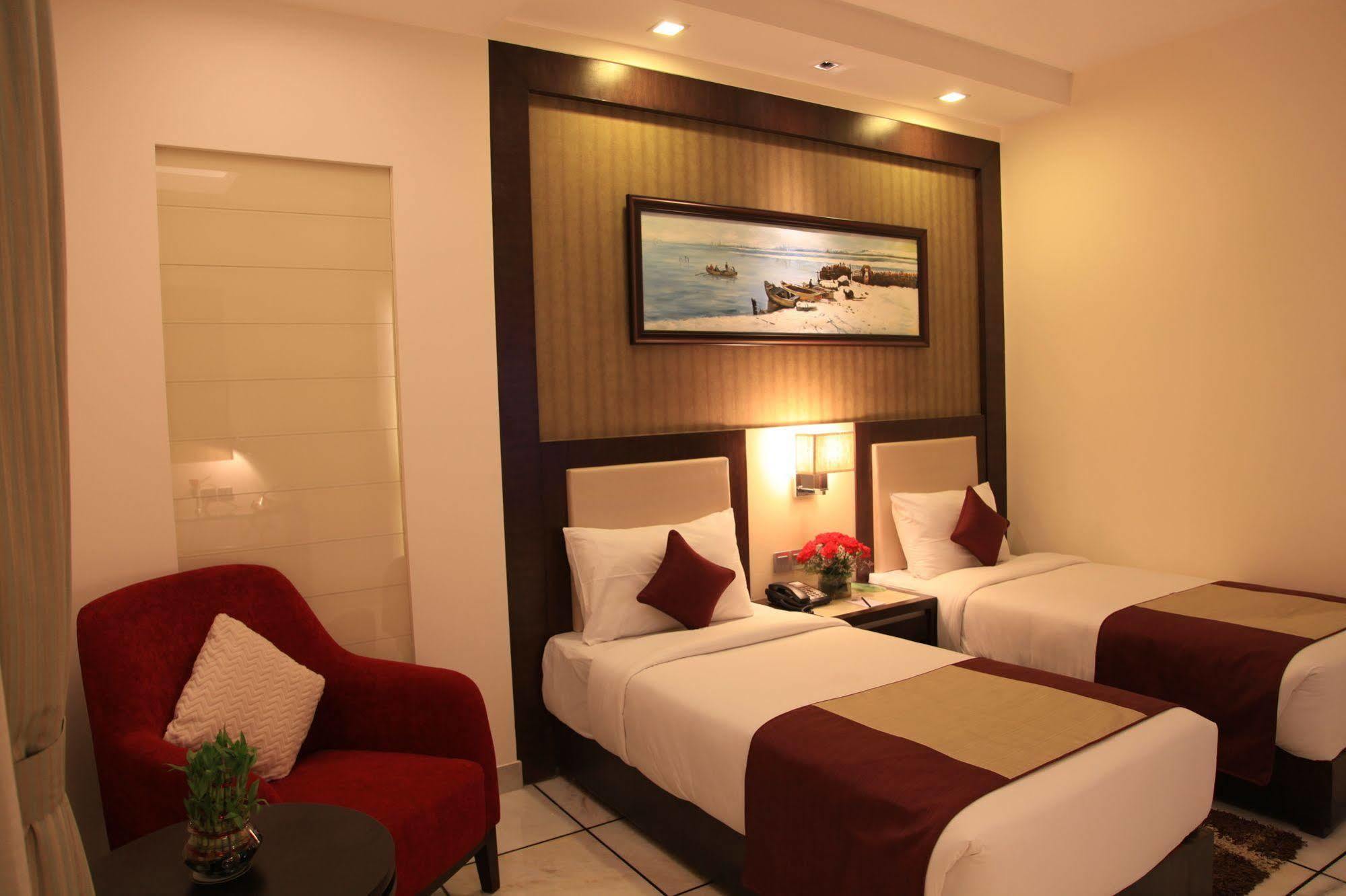 Hotel Florence New Delhi Ngoại thất bức ảnh