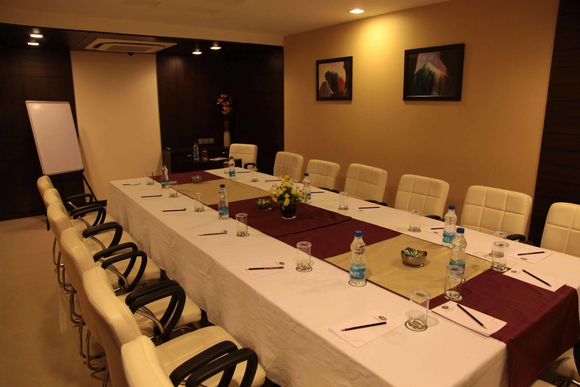 Hotel Florence New Delhi Ngoại thất bức ảnh