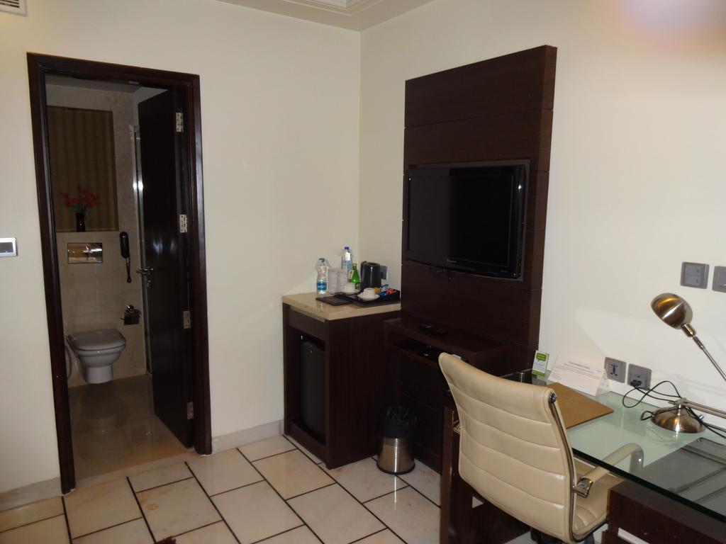 Hotel Florence New Delhi Ngoại thất bức ảnh