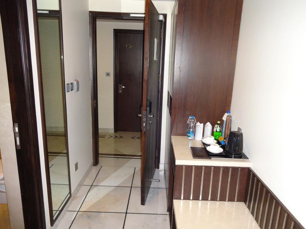 Hotel Florence New Delhi Ngoại thất bức ảnh